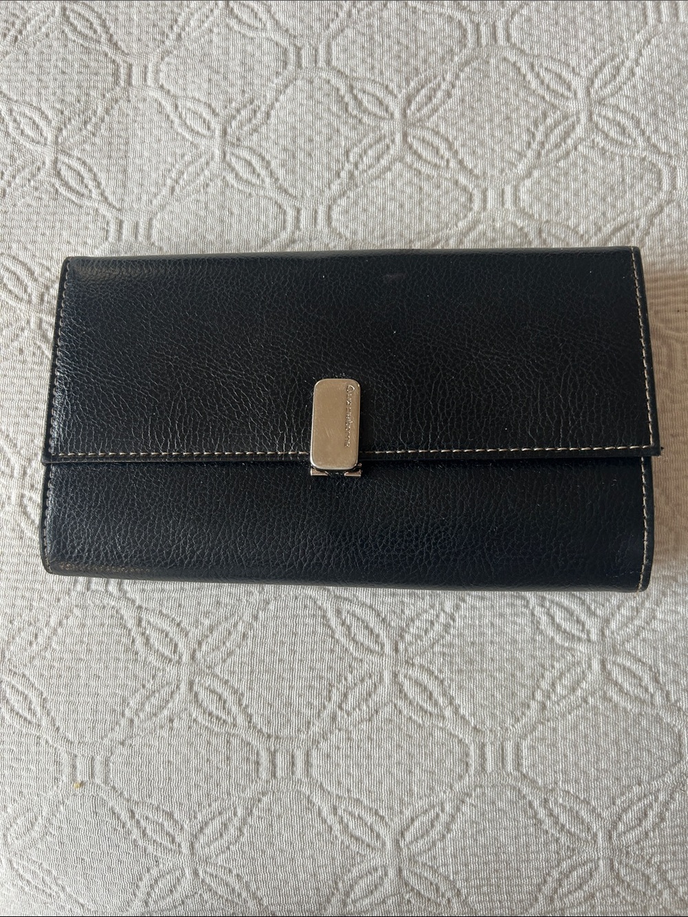 Vintage 90’s Liz Claiborne Black Pebble Leather Book Wallet with Silver Hardware